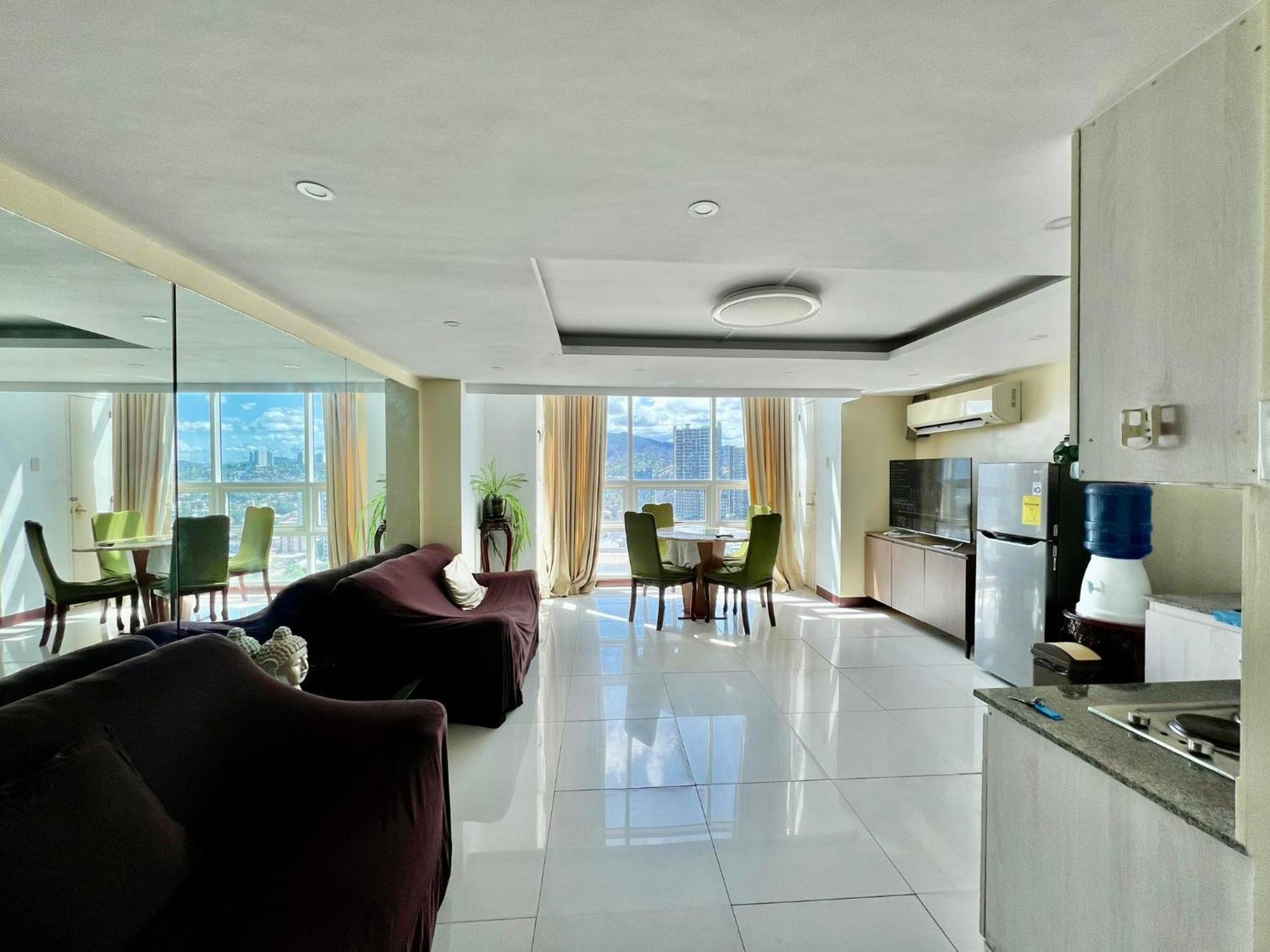 2 Bedroom Condo Unit With City And Mountain View Cebu Zewnętrze zdjęcie
