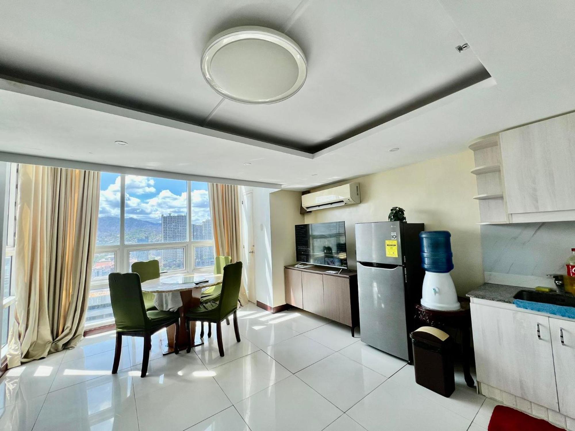 2 Bedroom Condo Unit With City And Mountain View Cebu Zewnętrze zdjęcie